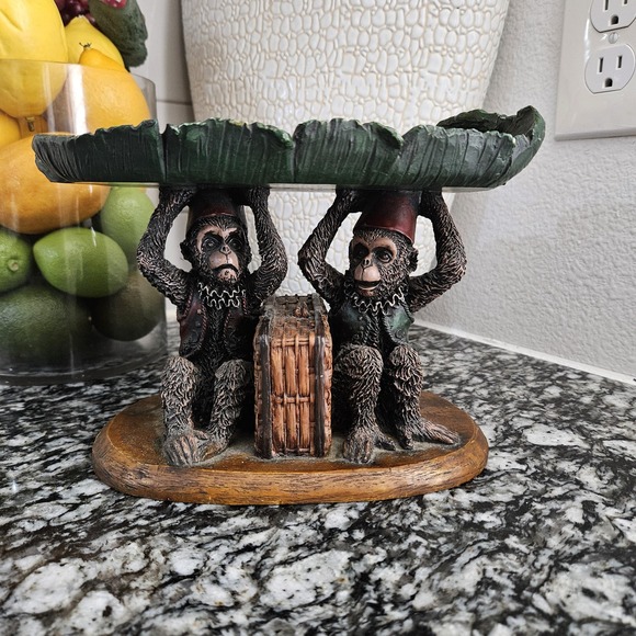 The Unbranded Brand Other - VTG Ceramic Denzine Hand Painted Monkey Sculpture Holding Up Leaf‎ Trinket dish